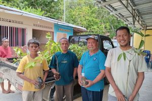 Berkunjung ke Para Pemuka Agama, Semuel Fahik Titip Cinderamata Dari Edward Tannur