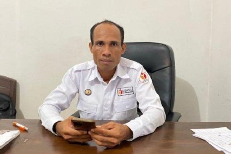 Anggota Bawaslu Kabupaten Malaka Hilarius Bria Suri ketika ditemui di ruang kerjanya