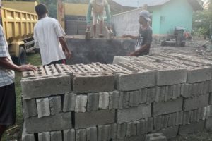 Rumah Hangus Terbakar di Fafoe, Kim Taolin Bantu Bangun Rumah Permanen