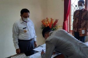 Layani Simon Nahak Selama Tiga Tahun, Diakhir Masa Jabatan SN Depak Kabag Umum