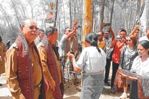 Bupati SBS: Kepala Desa Tak Boleh Seenaknya Ganti Aparat, Ada Aturan Mainnya!