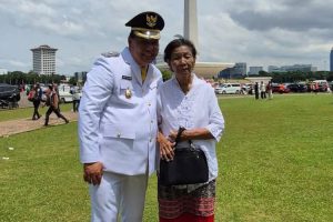 Dalam Pelukan Waktu dan Kasih Ibu: Kisah Henri Melki Simu yang Bertumbuh dari Rumah Tua di Betun