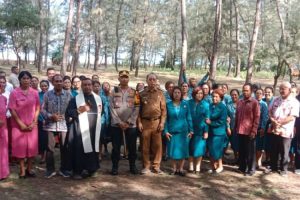 Bupati SBS Kukuhkan Ketua TP-PKK dan Dekranasda Malaka di Pantai Cemara Abudenok, Sekaligus Promosikan Wisata