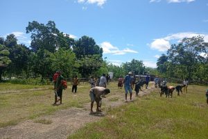 Kepala Desa Tesa Pimpin Kerja Bakti Massal, Wujudkan Desa Bersih dan Sehat