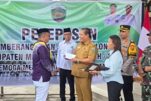 Lima Jemaah Haji Dilepas dari Kantor MUI Malaka, HMS Titip Pesan Toleransi dan Doa