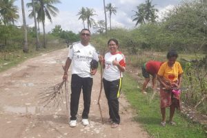 Jumat Bersih di Umatoos, Jejak Kepedulian dari Wakil Rakyat hingga Warga Dusun