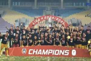 Tribrata Rafflesia FC Bengkulu Angkat Trophy Liga 4 Nasional