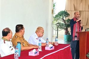 Viktor Laiskodat Puji Bupati SBS: Pemimpin Hebat Itu Melangkah dengan Riset dan Ilmu Pengetahuan