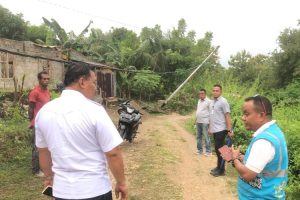 Longsor di Wehali, Wakil Bupati HMS Langsung Turun Tangan Perintahkan PLN Perbaiki Tiang Listrik