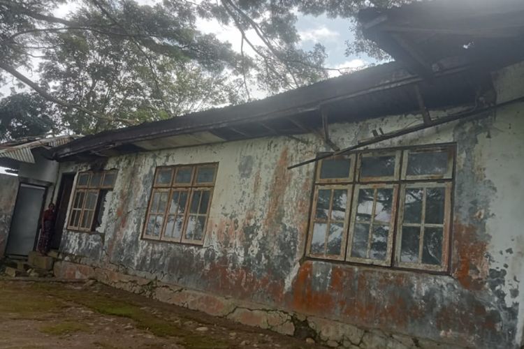 Potret Memprihatinkan Kantor Camat Sasitamean yang Tidak Tersentuh Rehabilitasi Sejak Dibangun Puluhan Tahun Lalu 1 Screenshot 20250619 203210 WhatsApp 4133390286