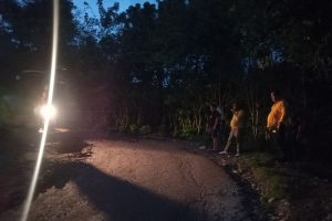 Wakil Bupati HMS Pantau Perbaikan Jalan Sampai Malam di Sanleo