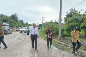 Bupati SBS Tegaskan Kerja Bakti Jadi Budaya Desa: Warga yang Abai Tak Dapat Bantuan Pemerintah