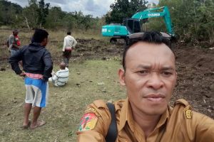Dukung Program MBG Presiden Prabowo, Kades Uabau Buka Lahan Hortikultura 2 Hektar Pakai Excavator
