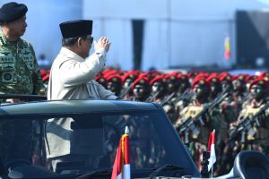 Panglima TNI Dampingi Presiden Prabowo pada Upacara Gelar Pasukan dan Peresmian Satuan Baru