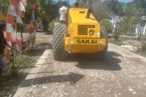 Pemdes Harekakae Bangun Jalan 500 Meter Lengkap dengan Bahu Jalan