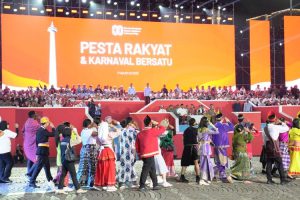 Kehadiran Presiden Prabowo di Karnaval HUT ke-80 RI Bikin Warga Tumpah Ruah di Monas