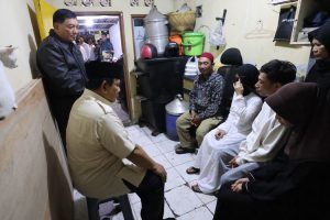 Prabowo Melayat ke Rumah Duka Ojol Affan, Janji Usut Tuntas dan Tegakkan Keadilan