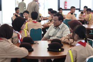 Prabowo Pastikan Sekolah Rakyat Berkualitas Jangkau Anak dari Keluarga Miskin Hingga Desil 5