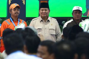 Prabowo Tegaskan Program Makan Bergizi Gratis Tetap Jalan, Dapur Dilengkapi Sterilisasi dan Test Kit