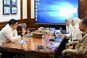 Diskusi Sampai Dini Hari, Menteri PU dengan Seskab Teddy Bahas Prioritas Perbaikan Fasum
