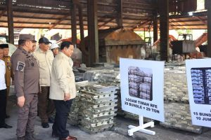 Prabowo Saksikan Penyitaan Enam Smelter Ilegal di Bangka Belitung, Kerugian Negara Capai Rp 300 Triliun