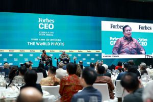 Tawa Pecah di Forum Forbes, Prabowo Bikin Heboh dengan Candaan Harvard & Oxford