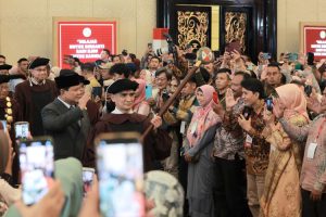 Jurnalis Istana Beri Kado Lego Spesial untuk Presiden Prabowo