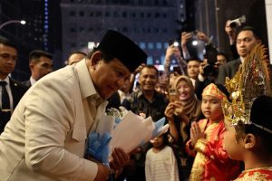 Big Fans! Diaspora Indonesia di Malaysia Antusias Sambut Kedatangan Presiden Prabowo