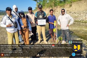 Dulu Simon Nahak Marahi Warga Oekmurak, Kini SBS–HMS Hadir Mengusap Air Mata Mereka