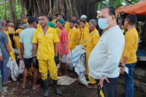 Wabup HMS Turun Tangan Bersihkan Pasar Beiabuk: Komitmen SBS–HMS Jaga Kebersihan Lingkungan