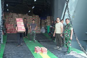 Jalankan Instruksi Prabowo, TNI AD Kerahkan Kapal Logistik Besar ke Aceh, Sumut, dan Sumbar
