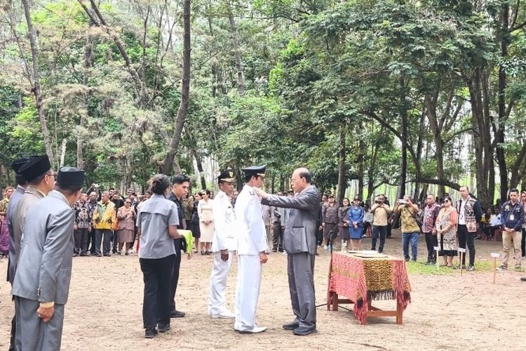 Alasan Bupati Malaka SBS Sering Melaksanakan Pelantikan di Pantai