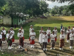 24 Siswa SDK Kakaniuk dan SDI Boni Terima Sakramen Komuni Pertama pada Hari Raya Corpus Christi